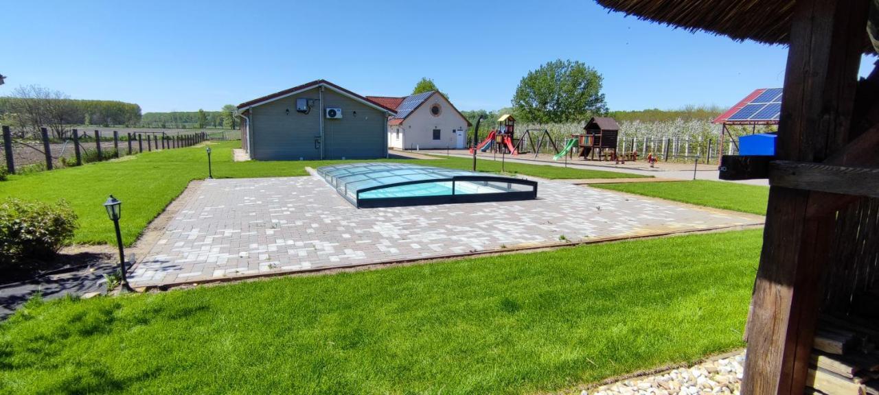 Village Garden Family Guest House Tiszakanyár Εξωτερικό φωτογραφία
