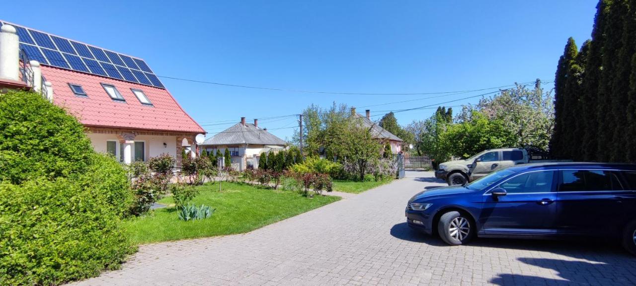 Village Garden Family Guest House Tiszakanyár Εξωτερικό φωτογραφία