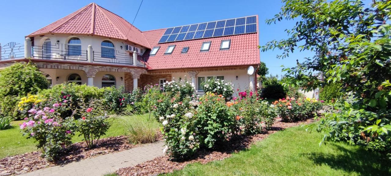 Village Garden Family Guest House Tiszakanyár Εξωτερικό φωτογραφία